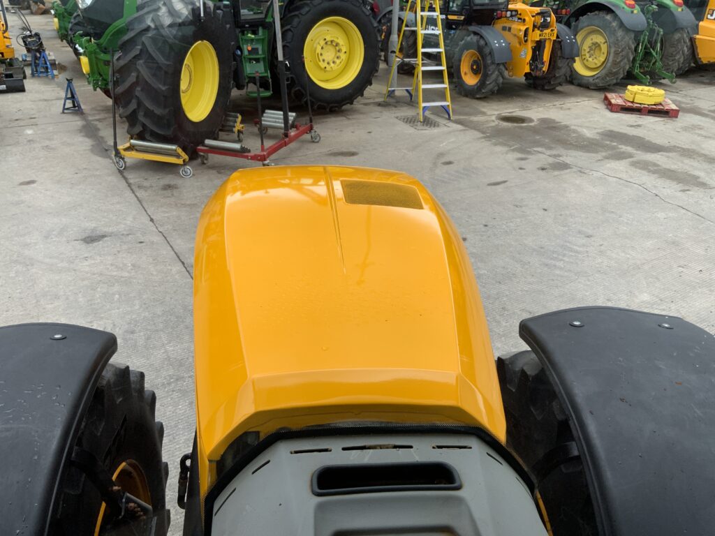 JCB 4220 Fastrac Tractor (ST26288)