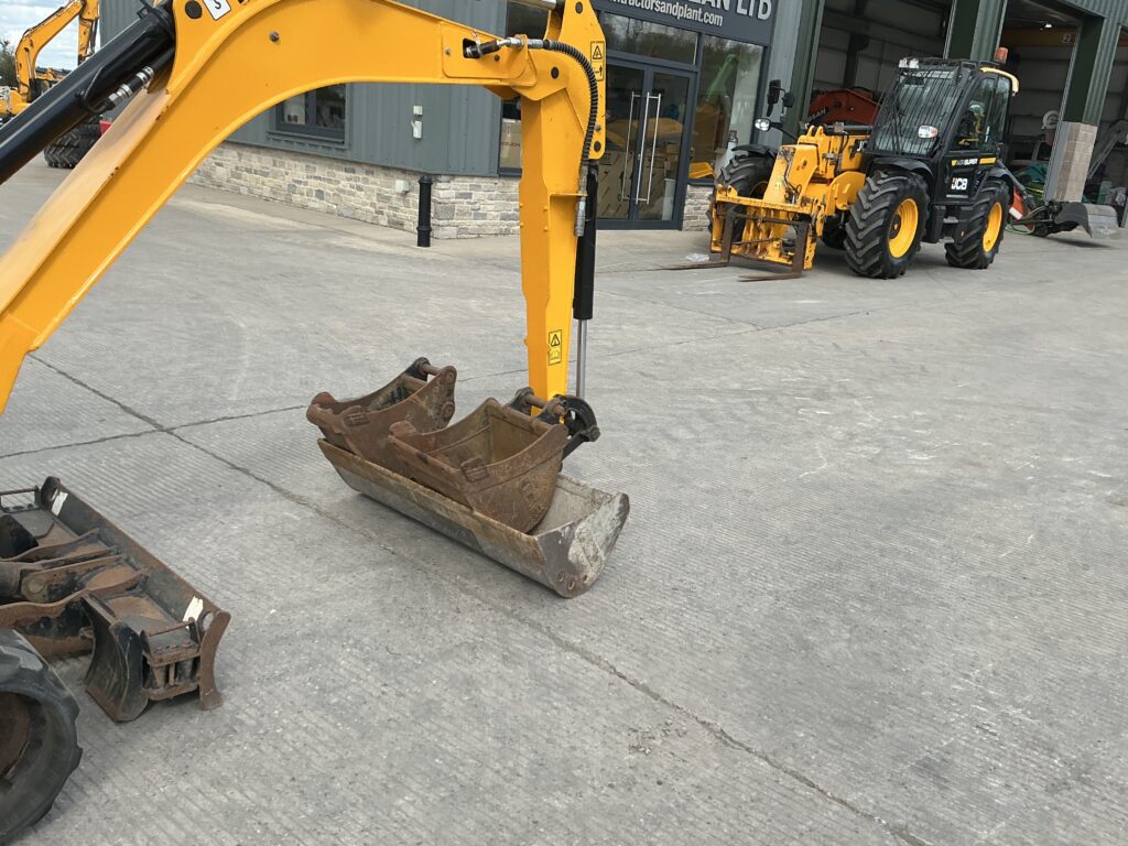 JCB 16C-1 Digger (ST26054)