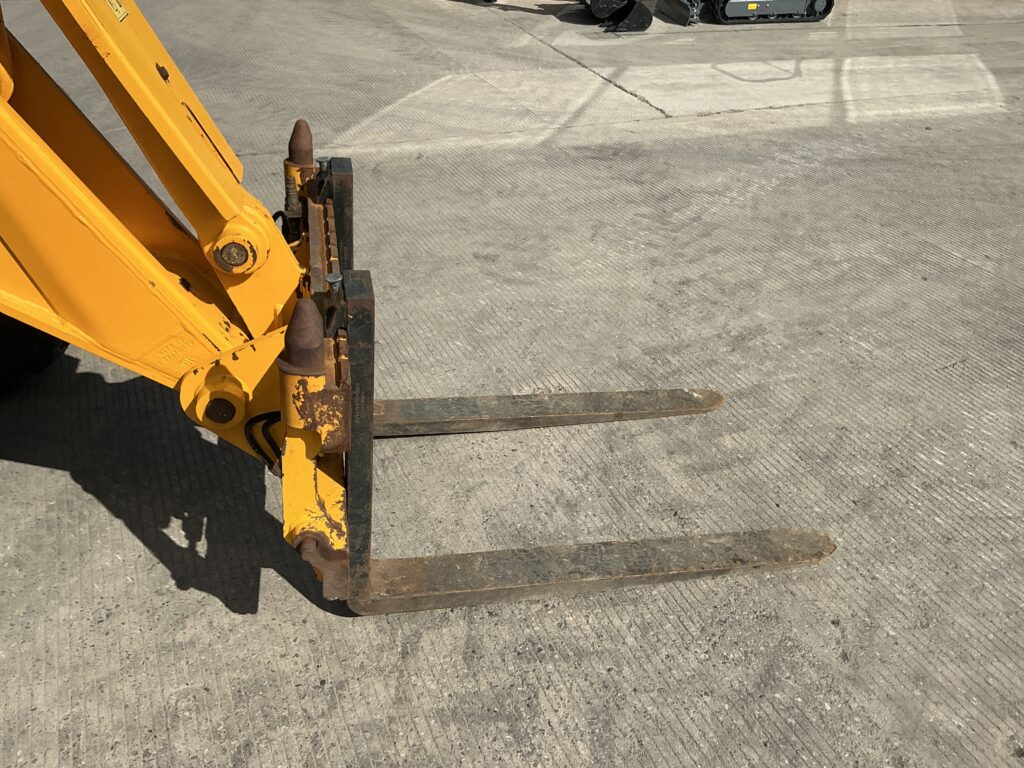 JCB 532-70 Agri Super Telehandler (ST25659)