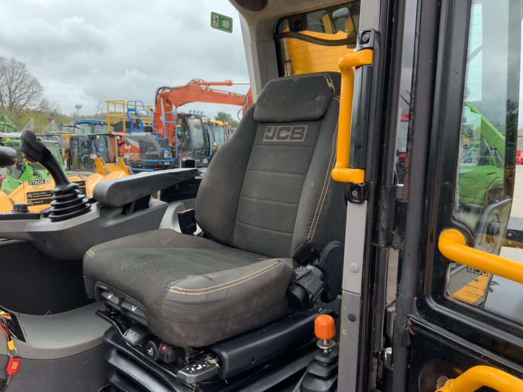 JCB 542-70 Agri Xtra Telehandler (ST25742)