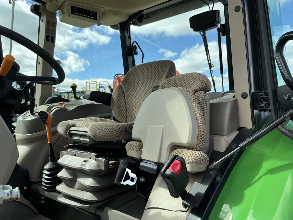 John Deere 5105M Tractor