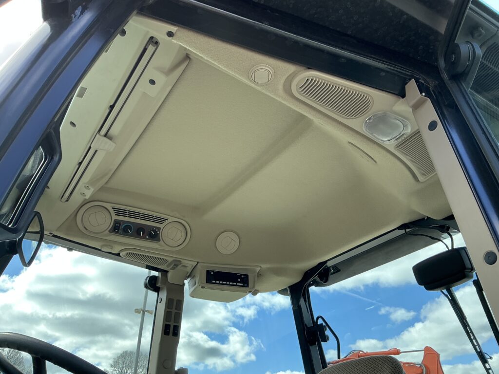 John Deere 5105M Tractor