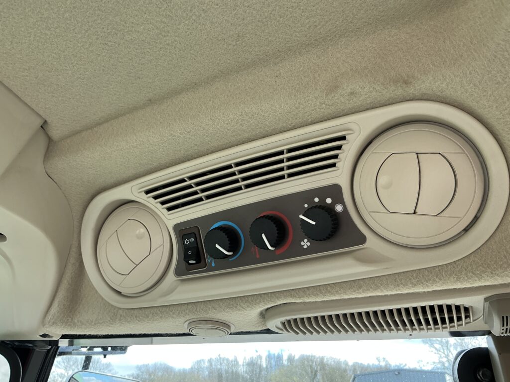 John Deere 5105M Tractor