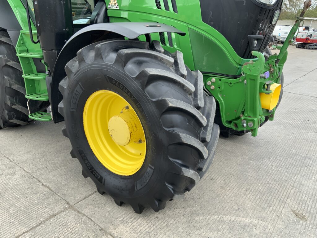 John Deere 6215R Premium Edition Tractor (ST26285)