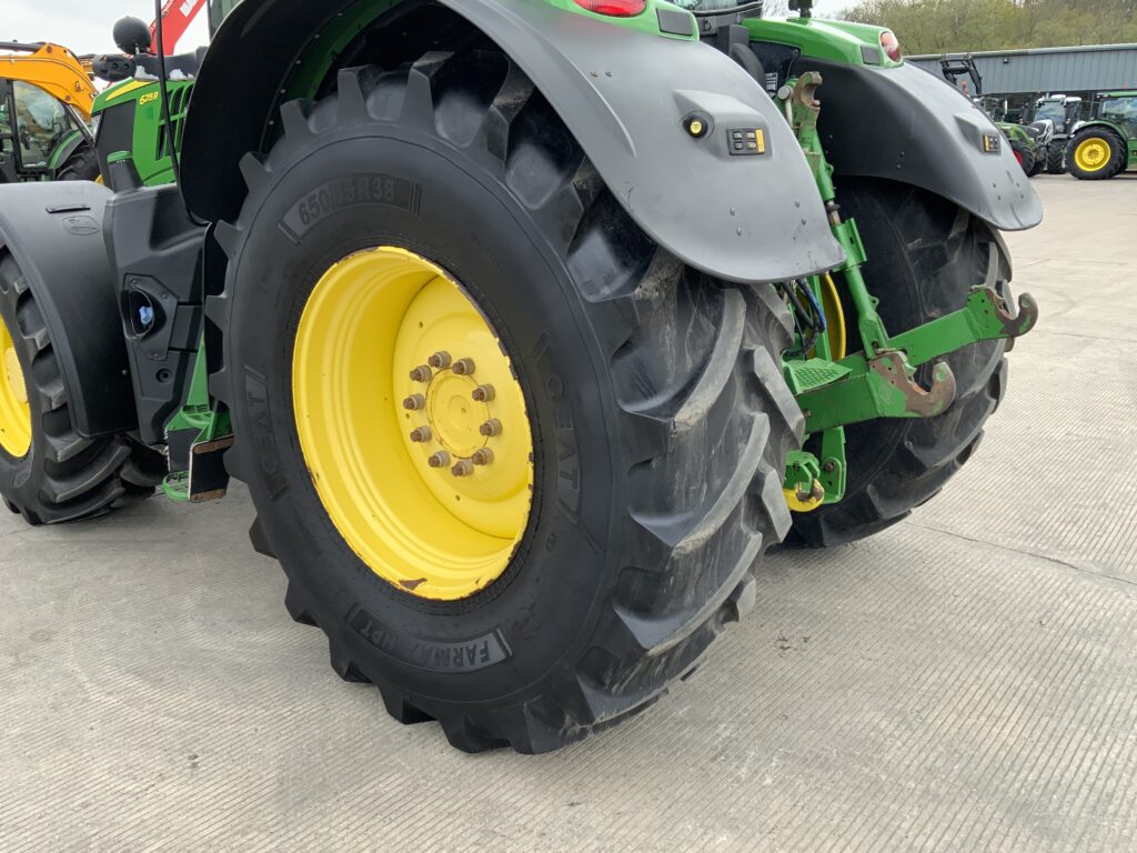 John Deere 6215R Premium Edition Tractor (ST26285)
