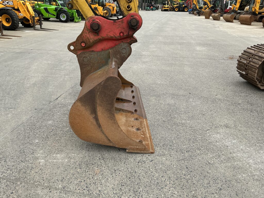 Komatsu PC210 LC-10 Plus Digger