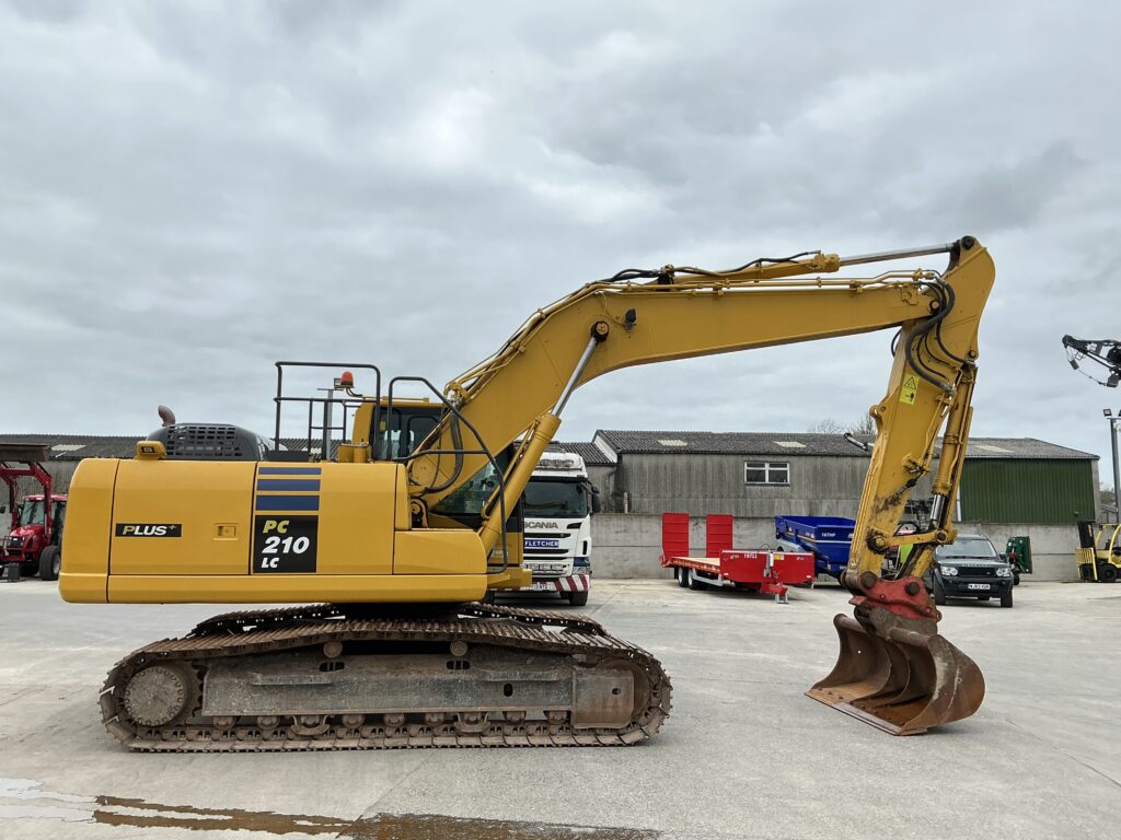 Komatsu PC210 LC-10 Plus Digger