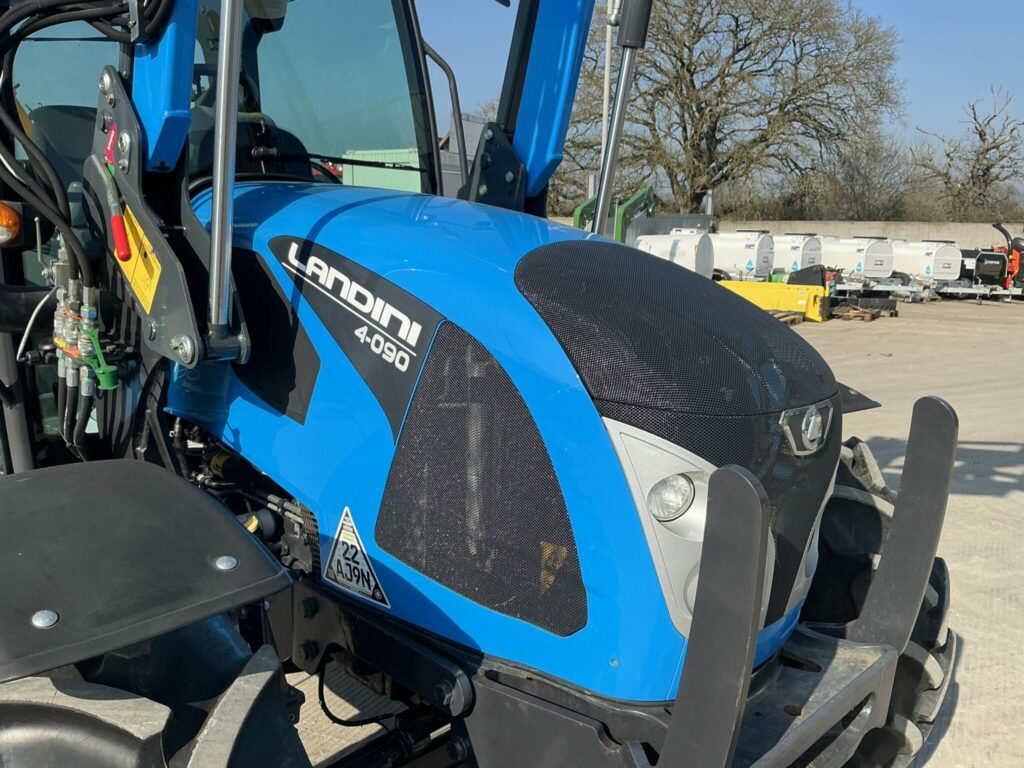 Landini 4-090 Loader Tractor (ST25977)