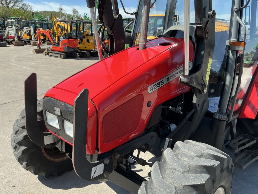 Massey Ferguson 4235 Tractor (ST26470)