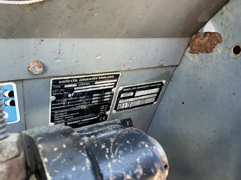 Massey Ferguson 4235 Tractor (ST26470)