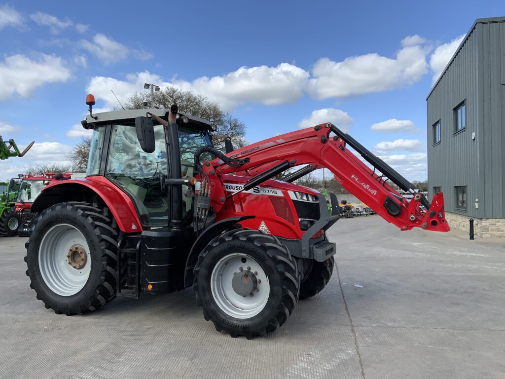 Massey Ferguson 6716S Dyna6 Tractor (ST26010)