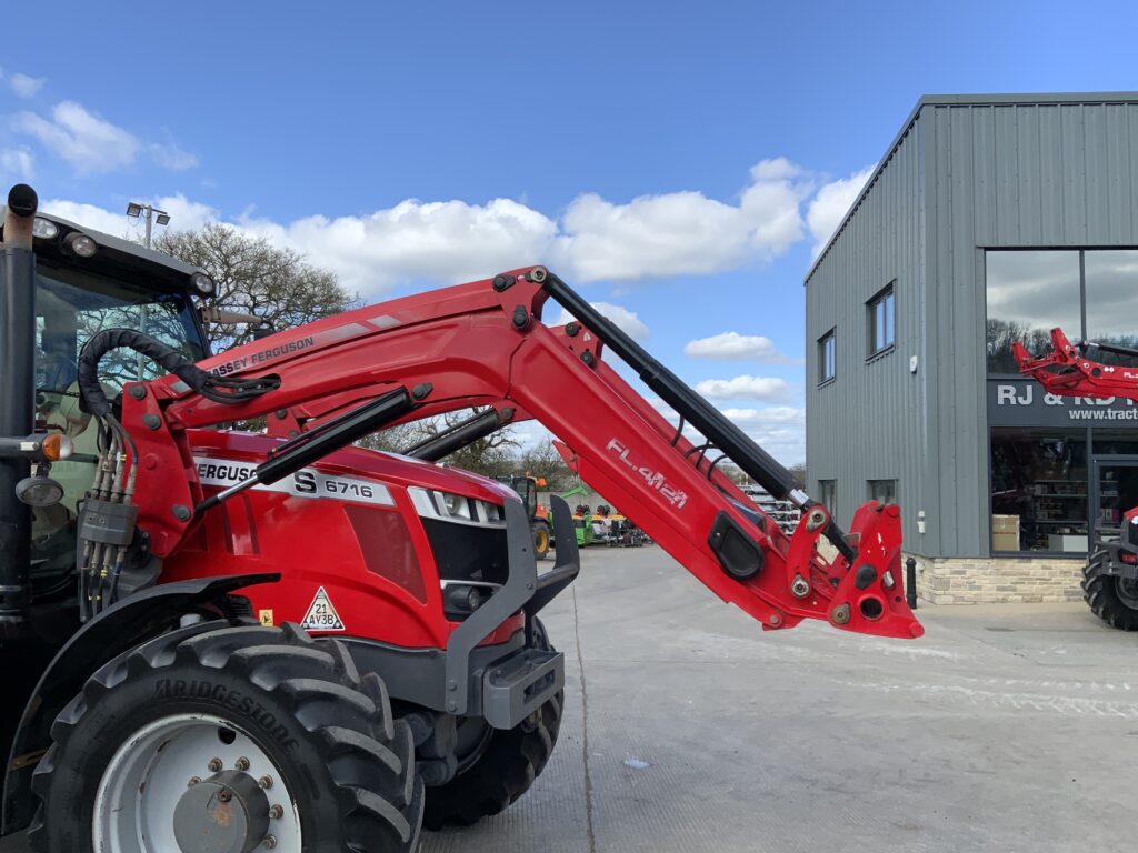 Massey Ferguson 6716S Dyna6 Tractor (ST26010)