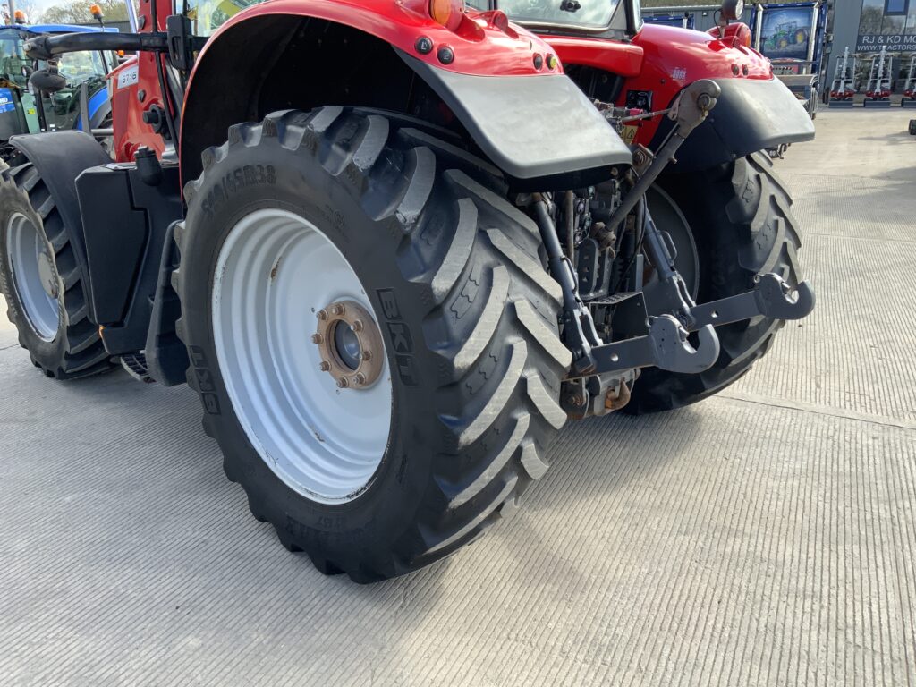 Massey Ferguson 6716S Dyna6 Tractor (ST26010)