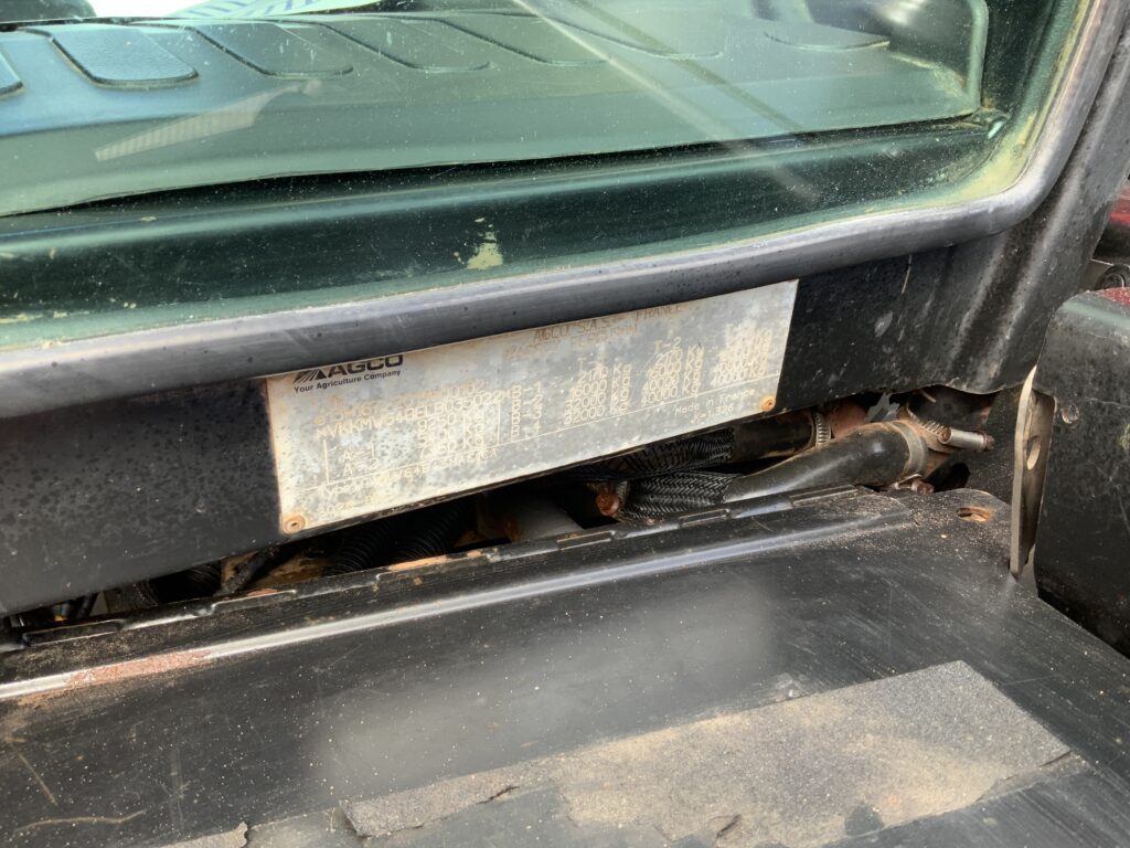 Massey Ferguson 6716S Dyna6 Tractor (ST26010)