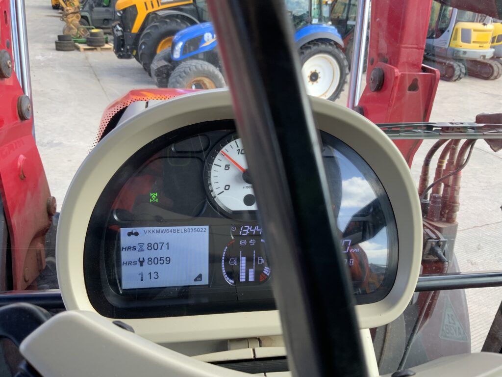 Massey Ferguson 6716S Dyna6 Tractor (ST26010)