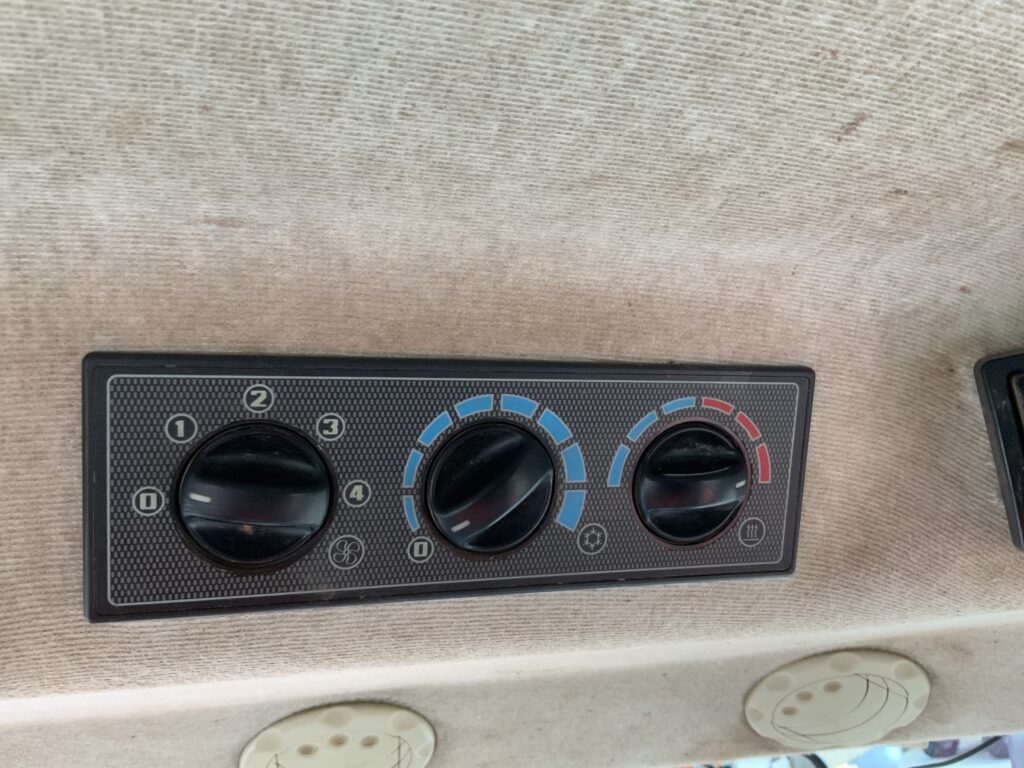 Massey Ferguson 6716S Dyna6 Tractor (ST26010)