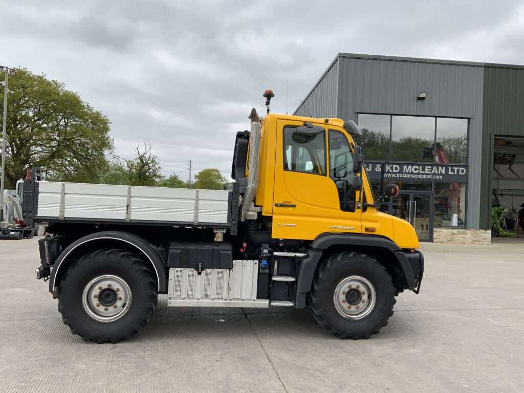 Mercedes-Benz Unimog U318 (ST25547)