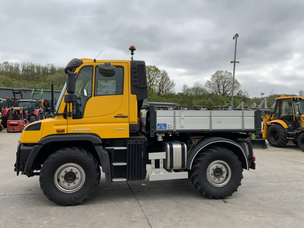 Mercedes-Benz Unimog U318 (ST25547)