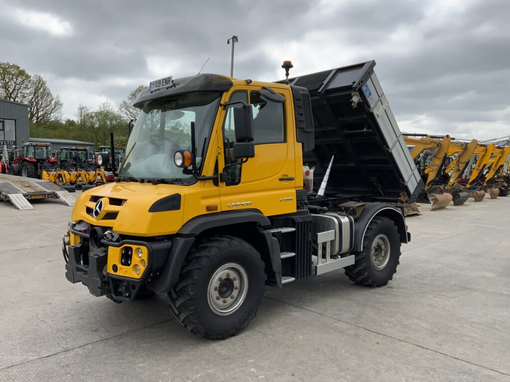 Mercedes-Benz Unimog U318 (ST25547)