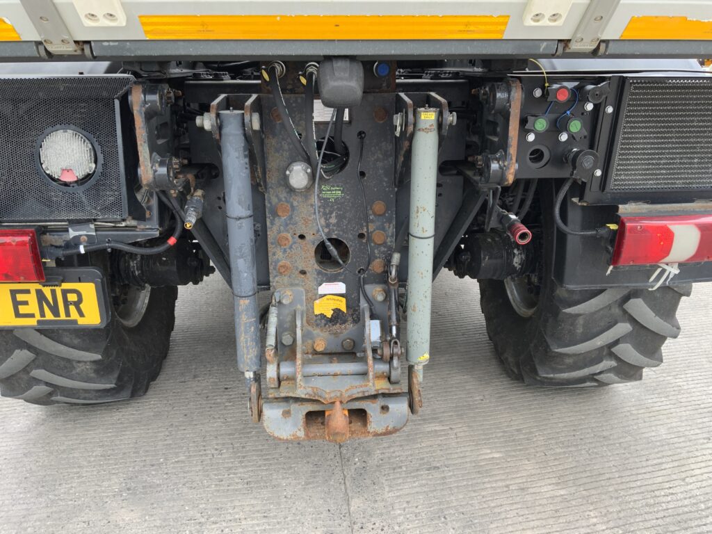 Mercedes-Benz Unimog U318 (ST25547)