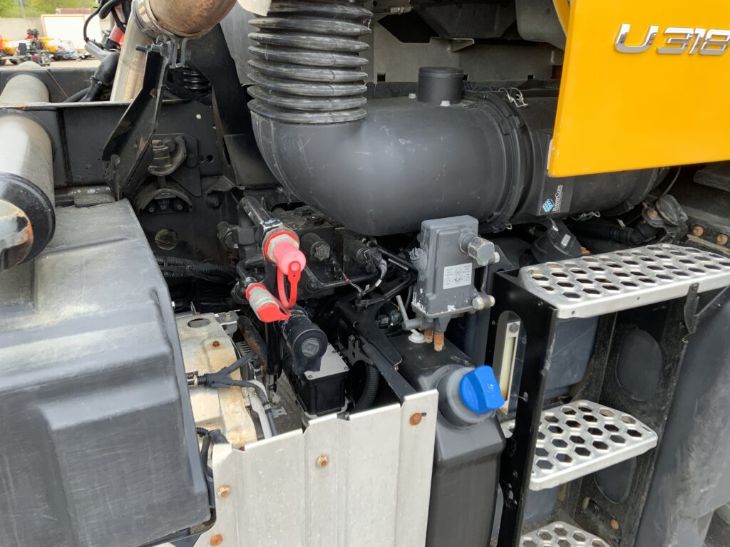 Mercedes-Benz Unimog U318 (ST25547)