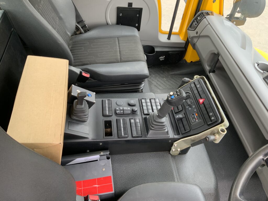 Mercedes-Benz Unimog U318 (ST25547)