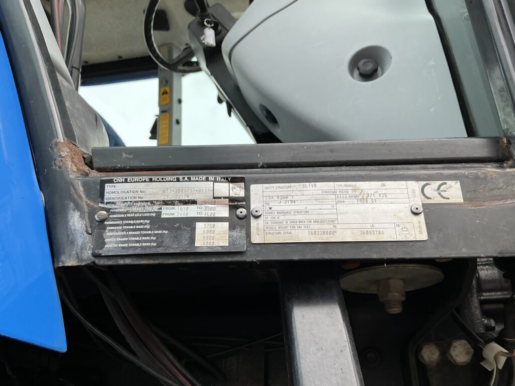 New Holland T5040 Tractor (ST25992)