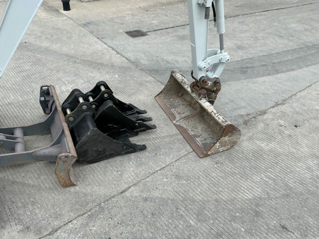 Takeuchi TB217R Digger (ST26305)