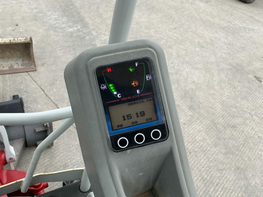 Takeuchi TB217R Digger (ST26305)