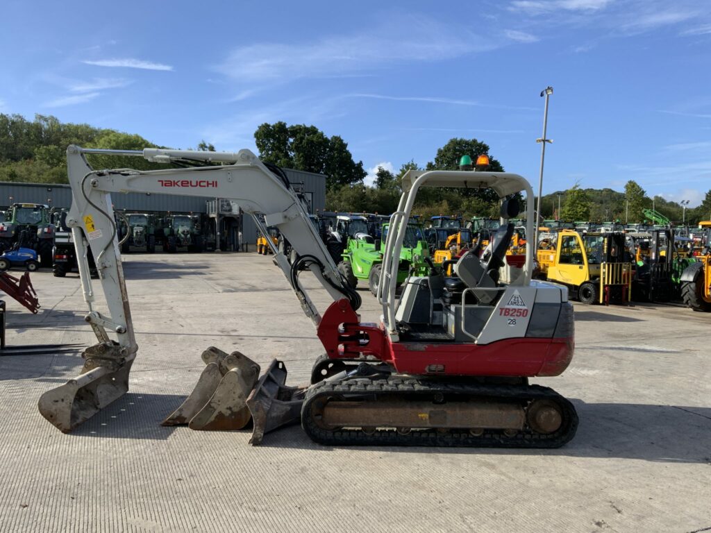 Takeuchi TB250 Digger (ST24283)