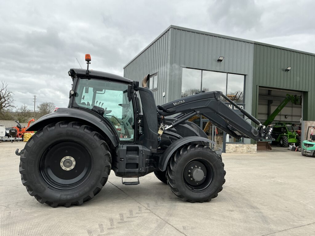 Valtra T174 Active Unlimited Tractor (ST25060)