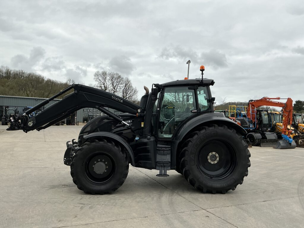 Valtra T174 Active Unlimited Tractor (ST25060)