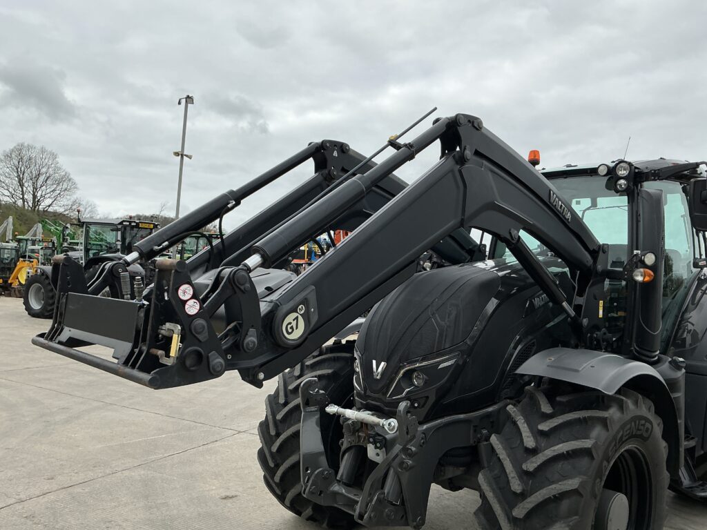 Valtra T174 Active Unlimited Tractor (ST25060)
