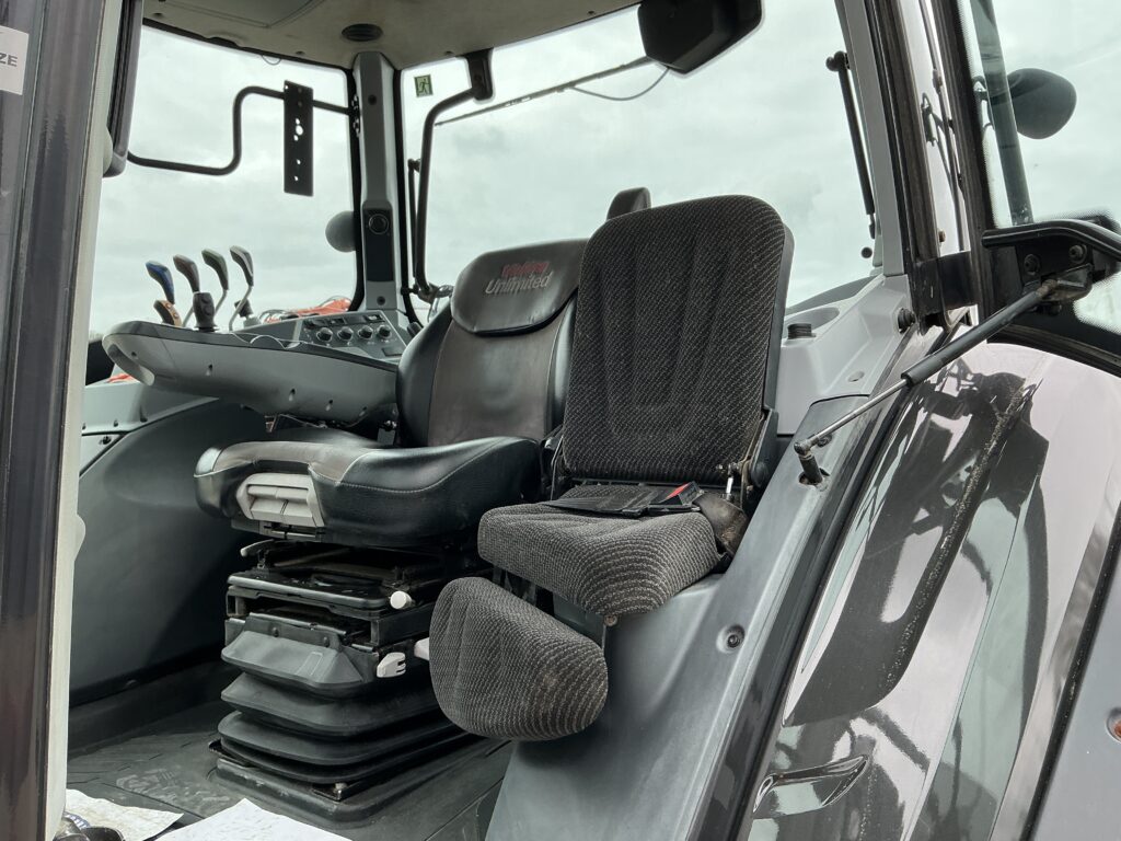 Valtra T174 Active Unlimited Tractor (ST25060)