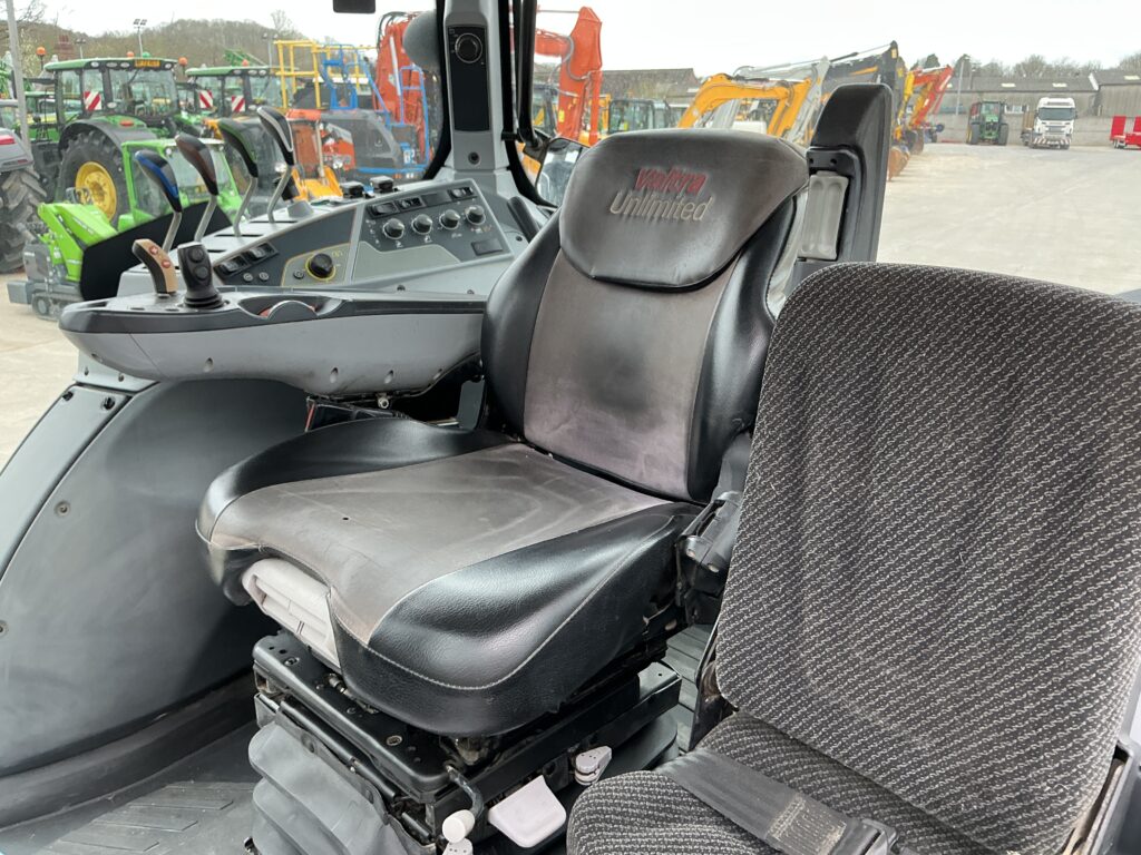 Valtra T174 Active Unlimited Tractor (ST25060)