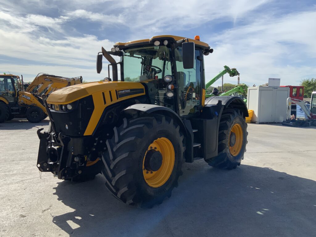 JCB 4220 Fastrac Tractor (ST26453)