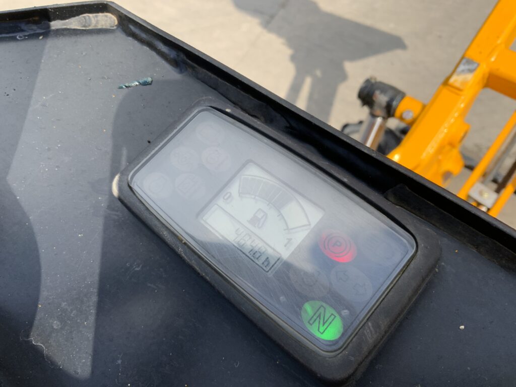 JCB 1-Tonne-2 Hi Tip Dumper (ST26602)