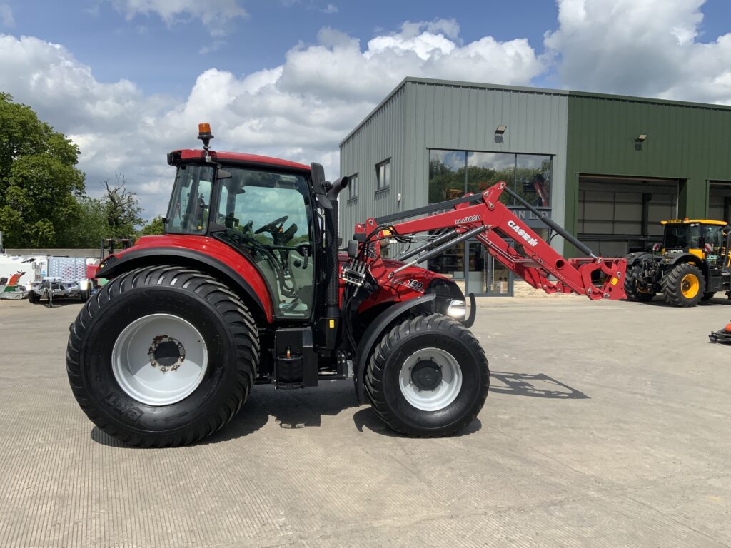 Case luxxum 120 Tractor (ST26500)