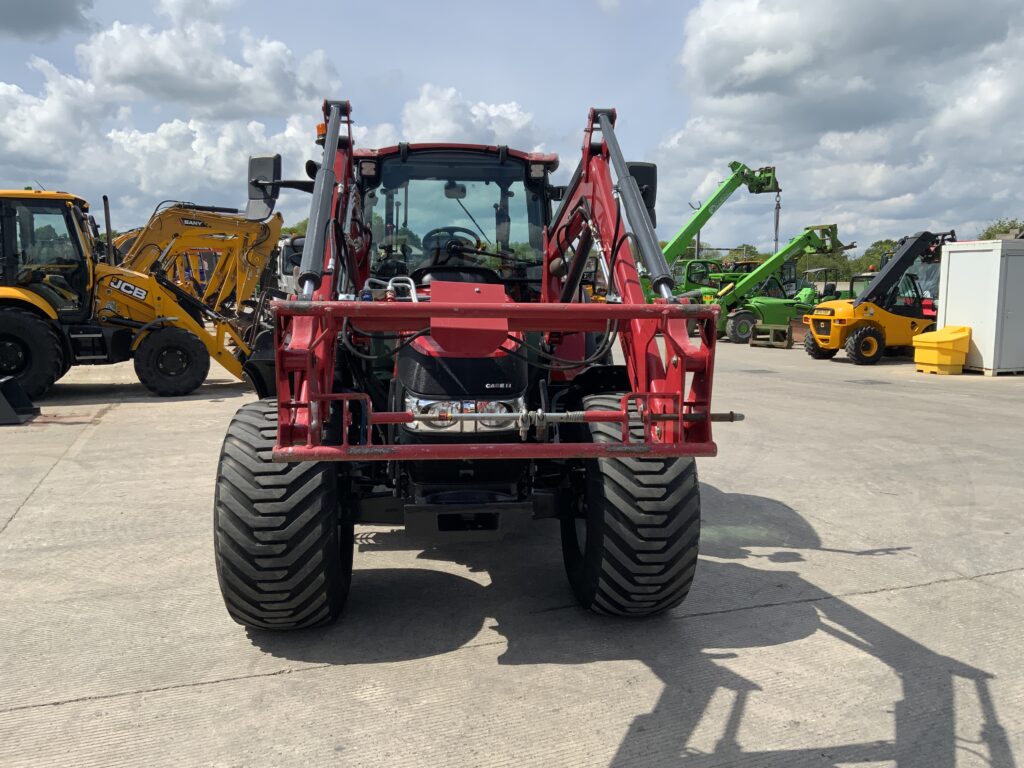 Case luxxum 120 Tractor (ST26500)