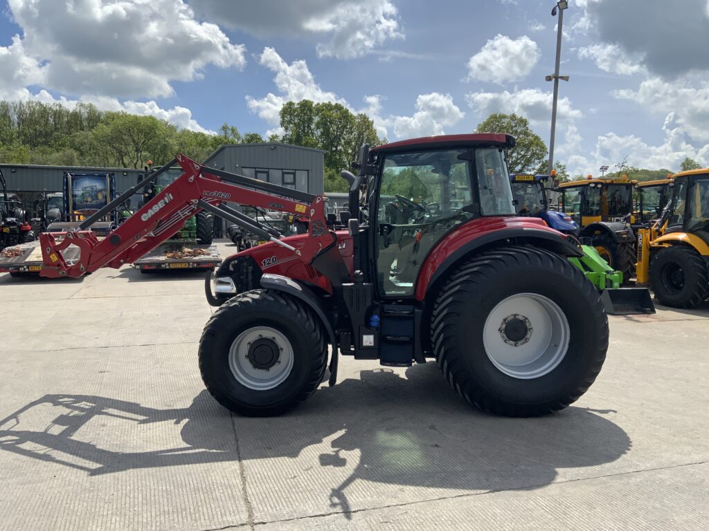 Case luxxum 120 Tractor (ST26500)