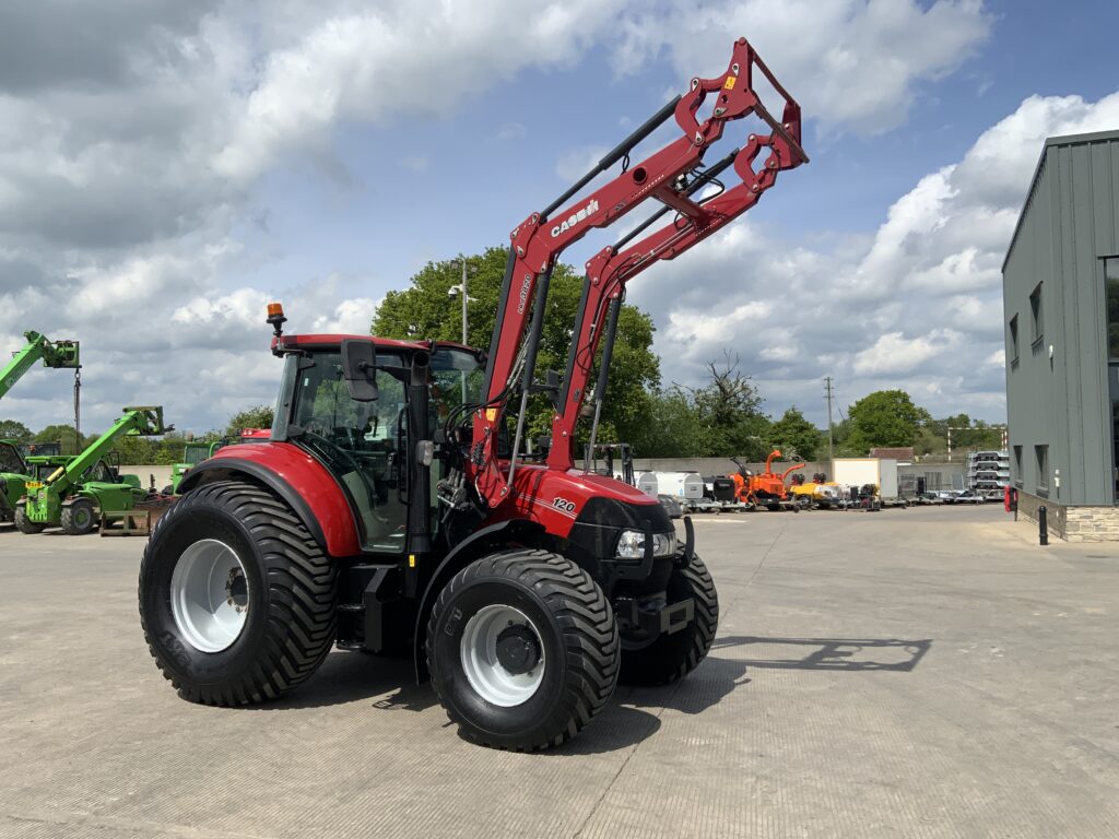 Case luxxum 120 Tractor (ST26500)