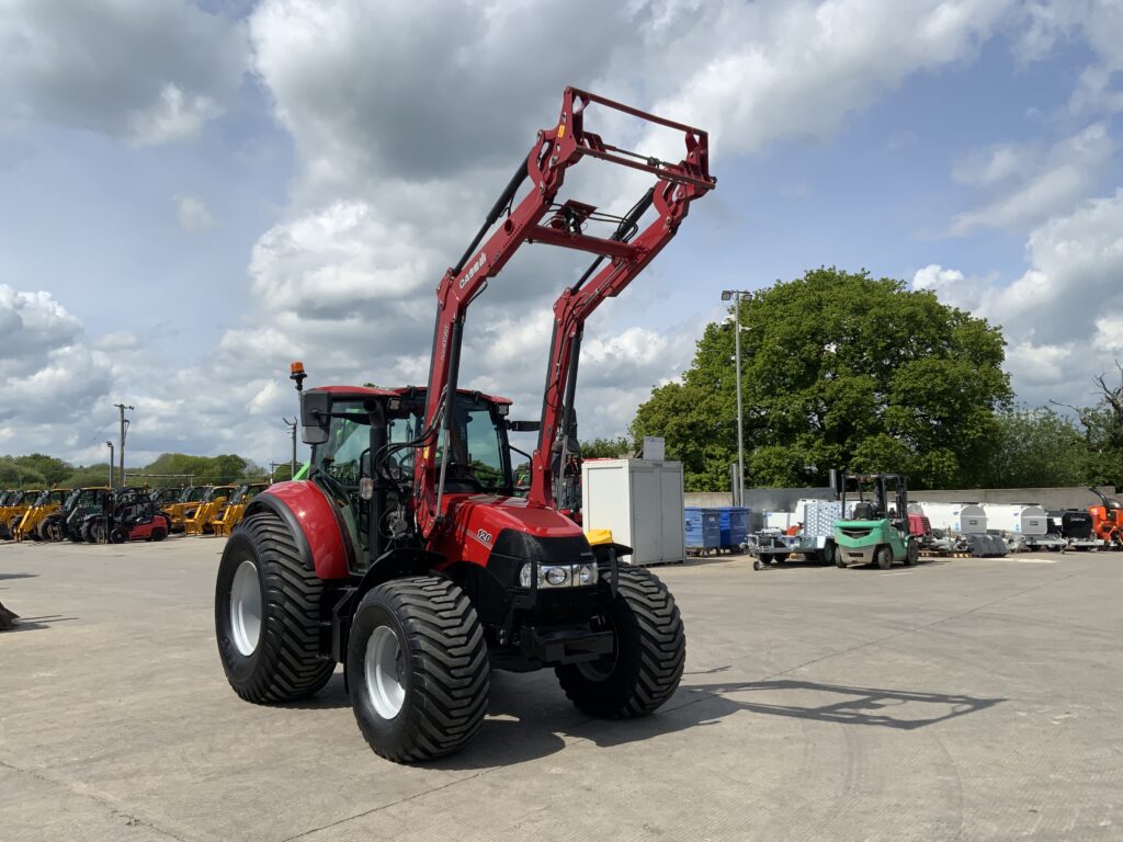 Case luxxum 120 Tractor (ST26500)