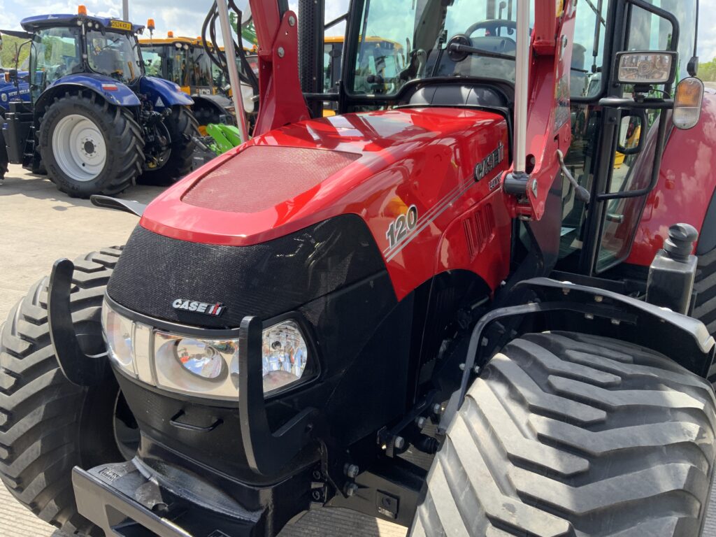 Case luxxum 120 Tractor (ST26500)