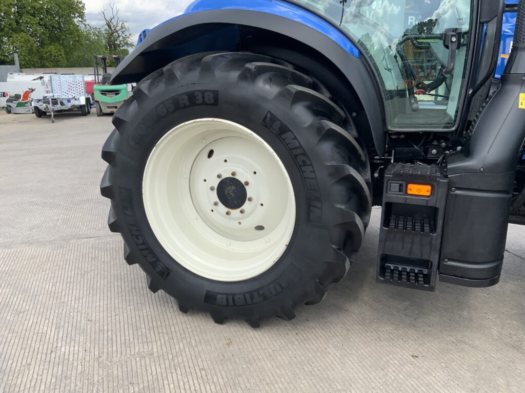 New Holland T6.180 Tractor (ST26304)