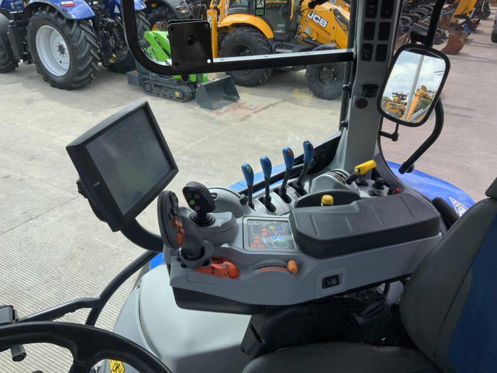 New Holland T6.180 Tractor (ST26304)