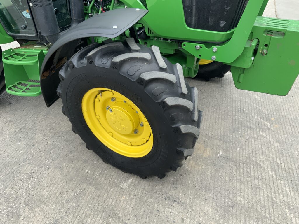 John Deere 5058E Tractor (ST26617)
