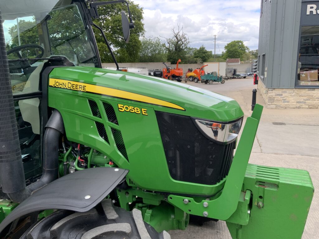 John Deere 5058E Tractor (ST26617)