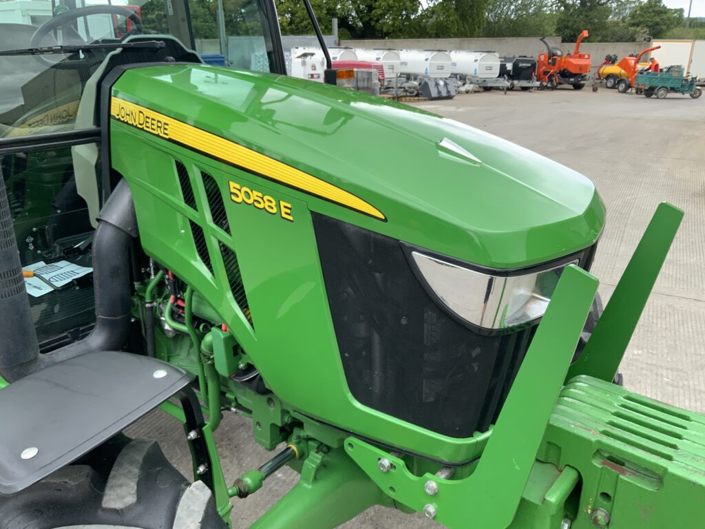 John Deere 5058E Tractor (ST26617)