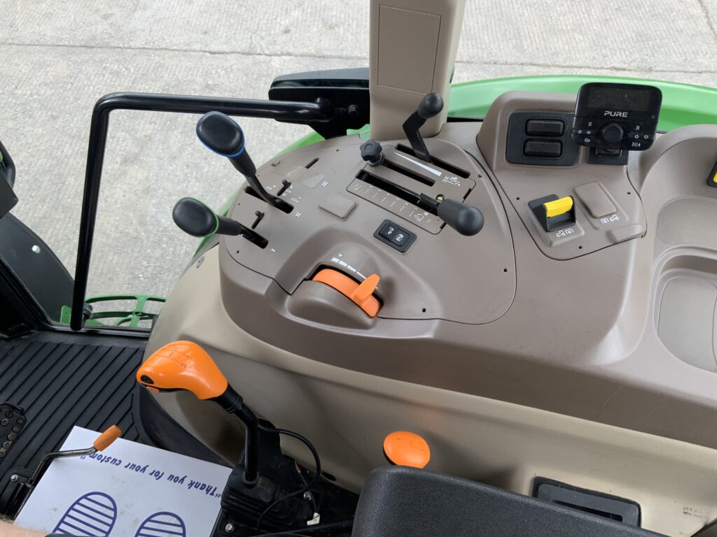 John Deere 5058E Tractor (ST26617)