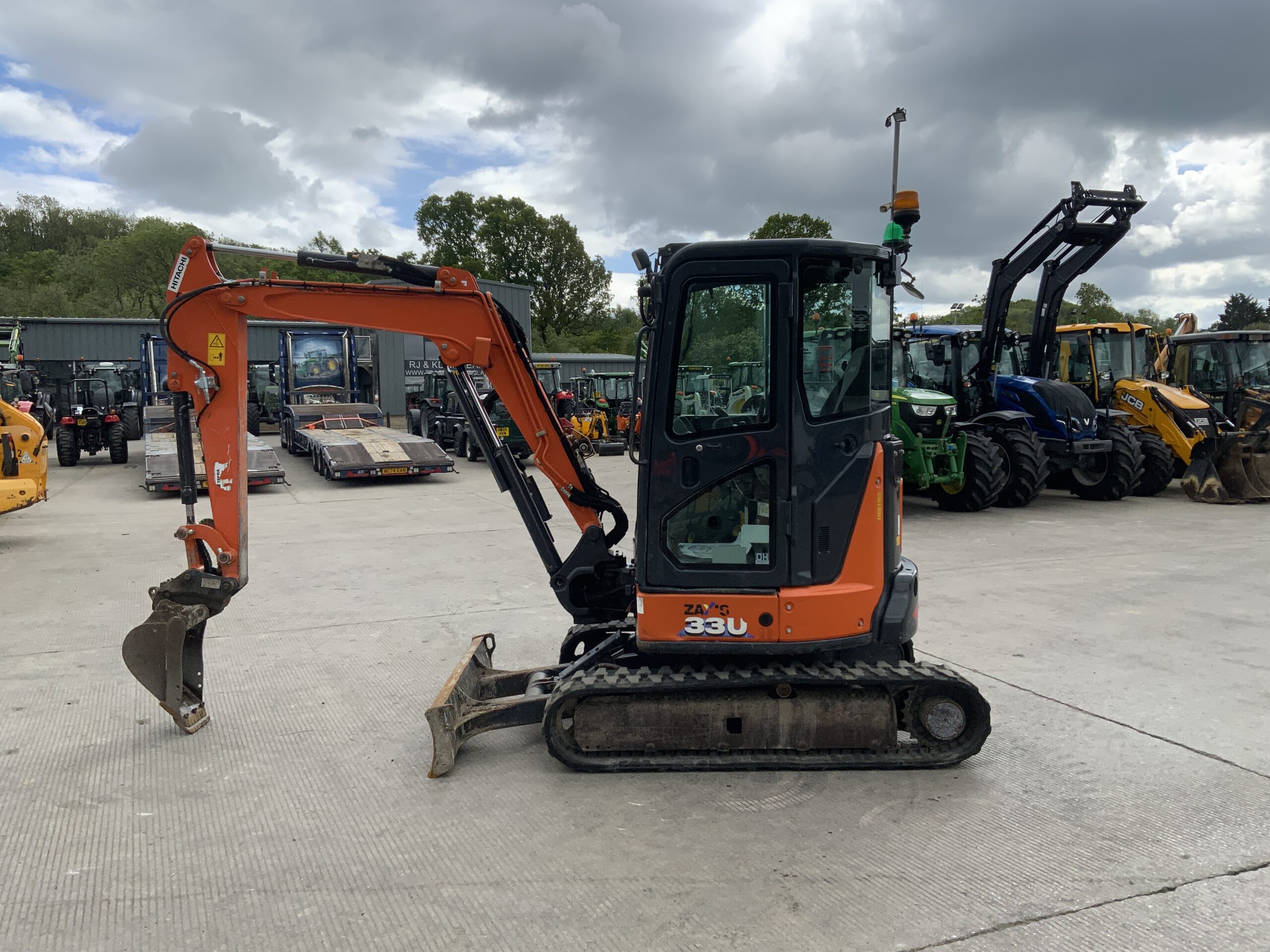 Hitachi ZX33U-6 Digger (ST26446) - RJ and KD McLean Ltd - Tractors